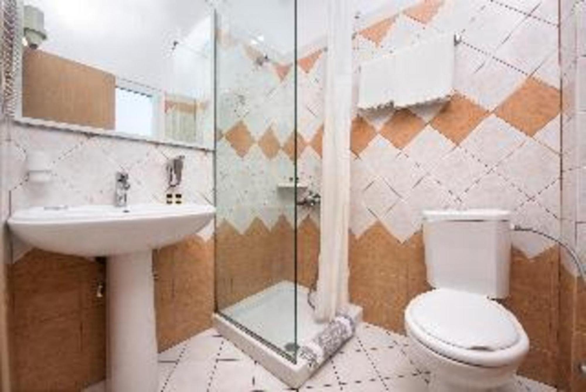 Plaza Hotel 3*